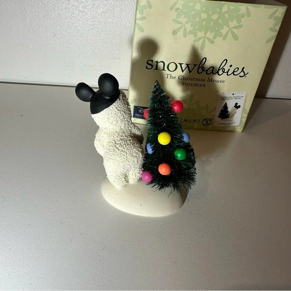 New Department 56 Snowbabies  The Christmas Mouse Figurine Disney 2011 - Picture 3 of 7